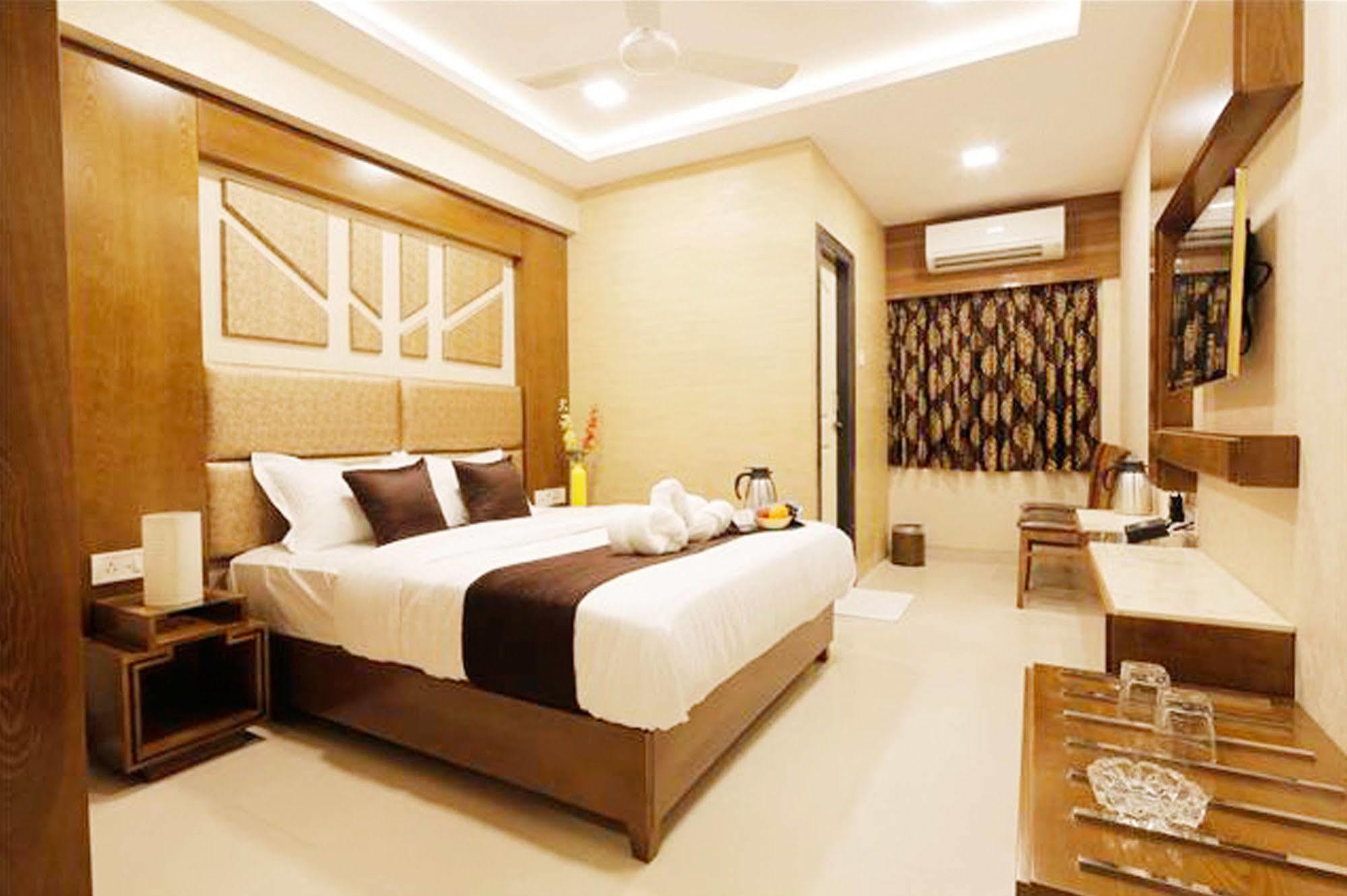 Hotel Fabexpress Annex Executive Andheri East Mumbai Exterior foto